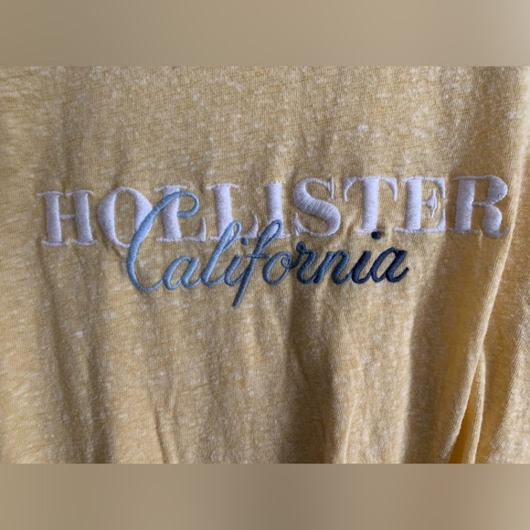 Hollister Cropped Tee - Picture 3 of 3